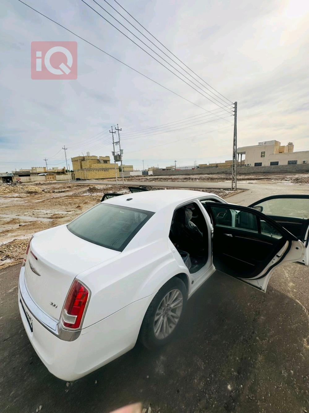 كرايسلر 300